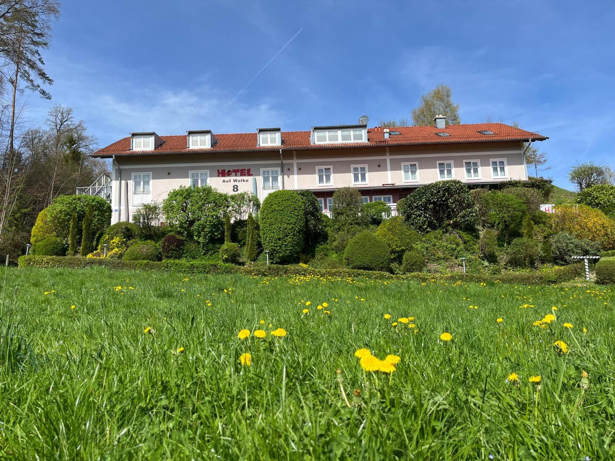 Hotel Auf Wolke 8 Trostberg an der Alz Exterior foto